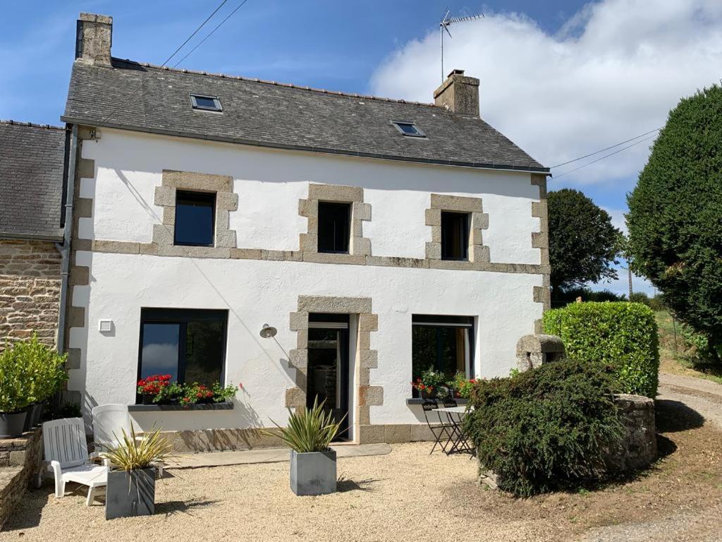 Longere De Kerveguen Argoat Villa Leuhan Exteriör bild